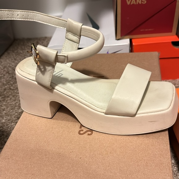 platform white cream heels - Picture 2 of 3
